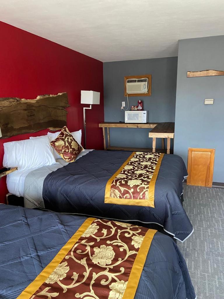 Tri-State Wood Inn Dickeyville Экстерьер фото